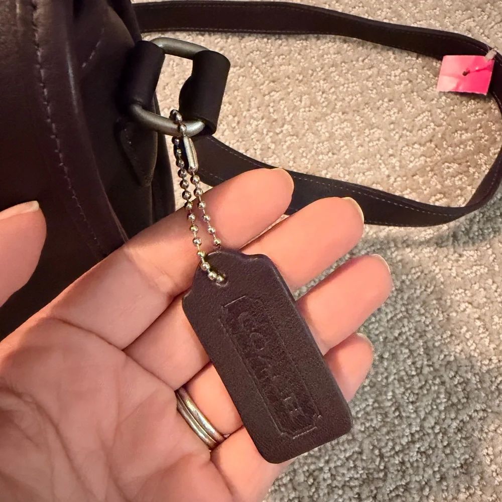Vintage eggplant coach city bag Classic Leather Crossbody Bag in aubergine - Picture 10 of 15